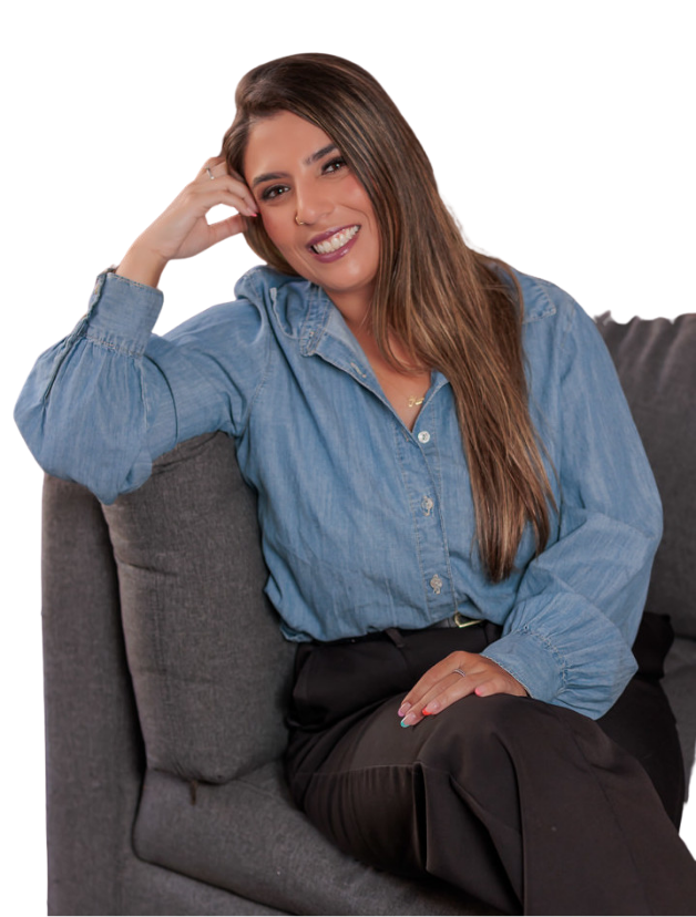 Karen silva psicologa sorrindo sem fundo